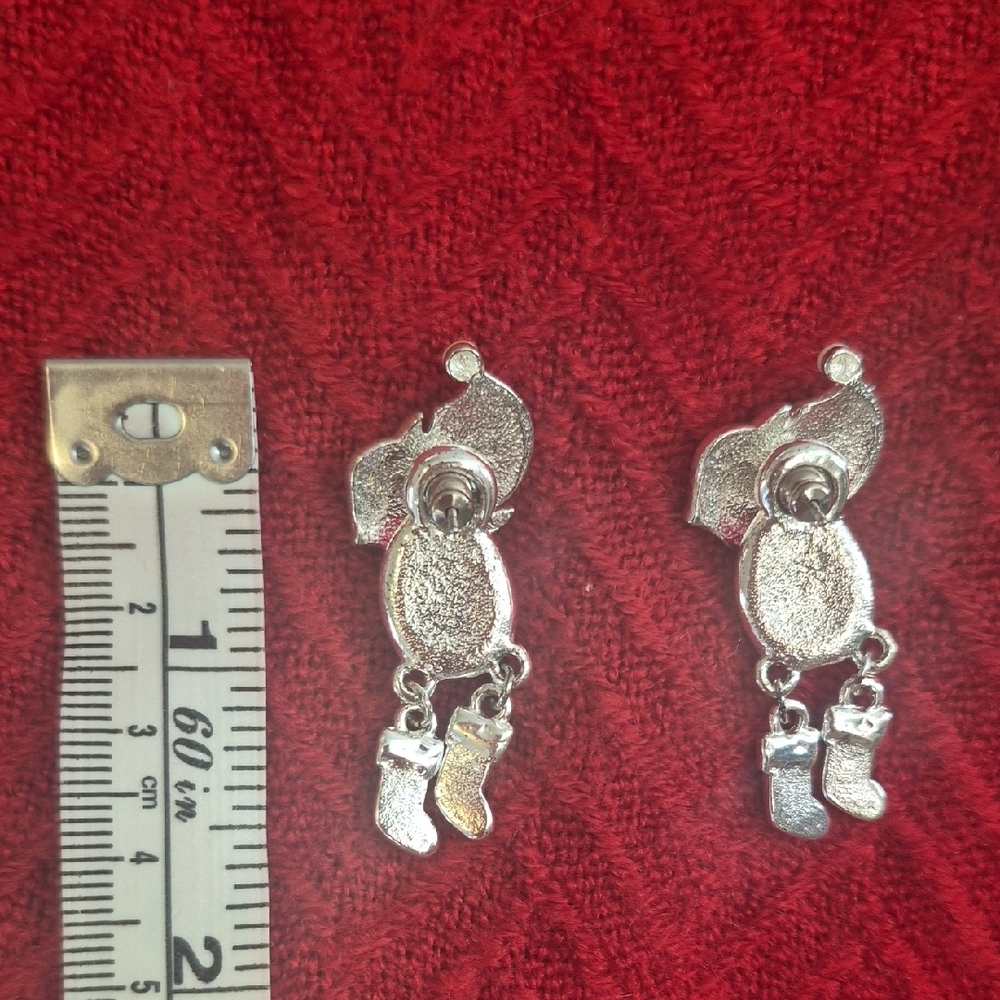 Santa Earrings with Dangling Boots & Moveable Head - Picture 4 of 6